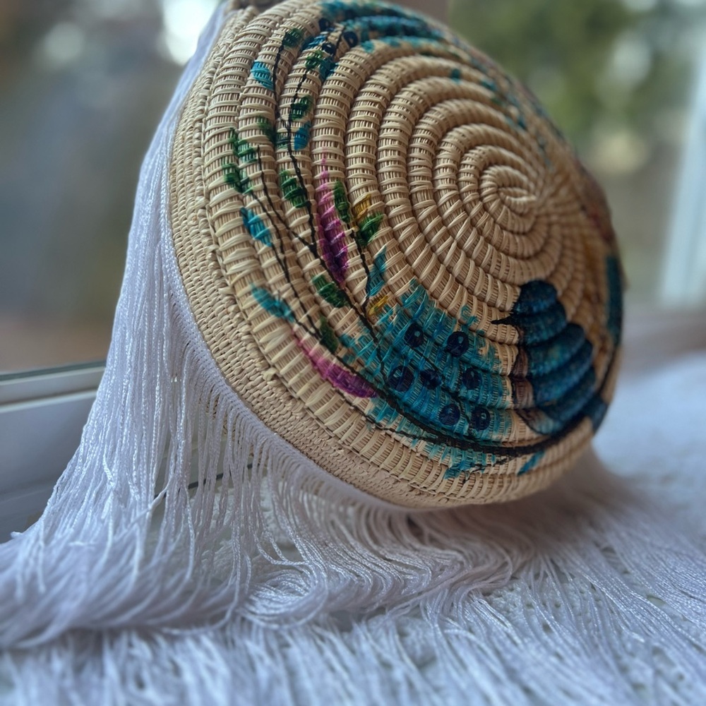 Handwoven Toquilla Straw Round Bag by Yurelly Mero - Blue Bird Design - Picture 8 of 12